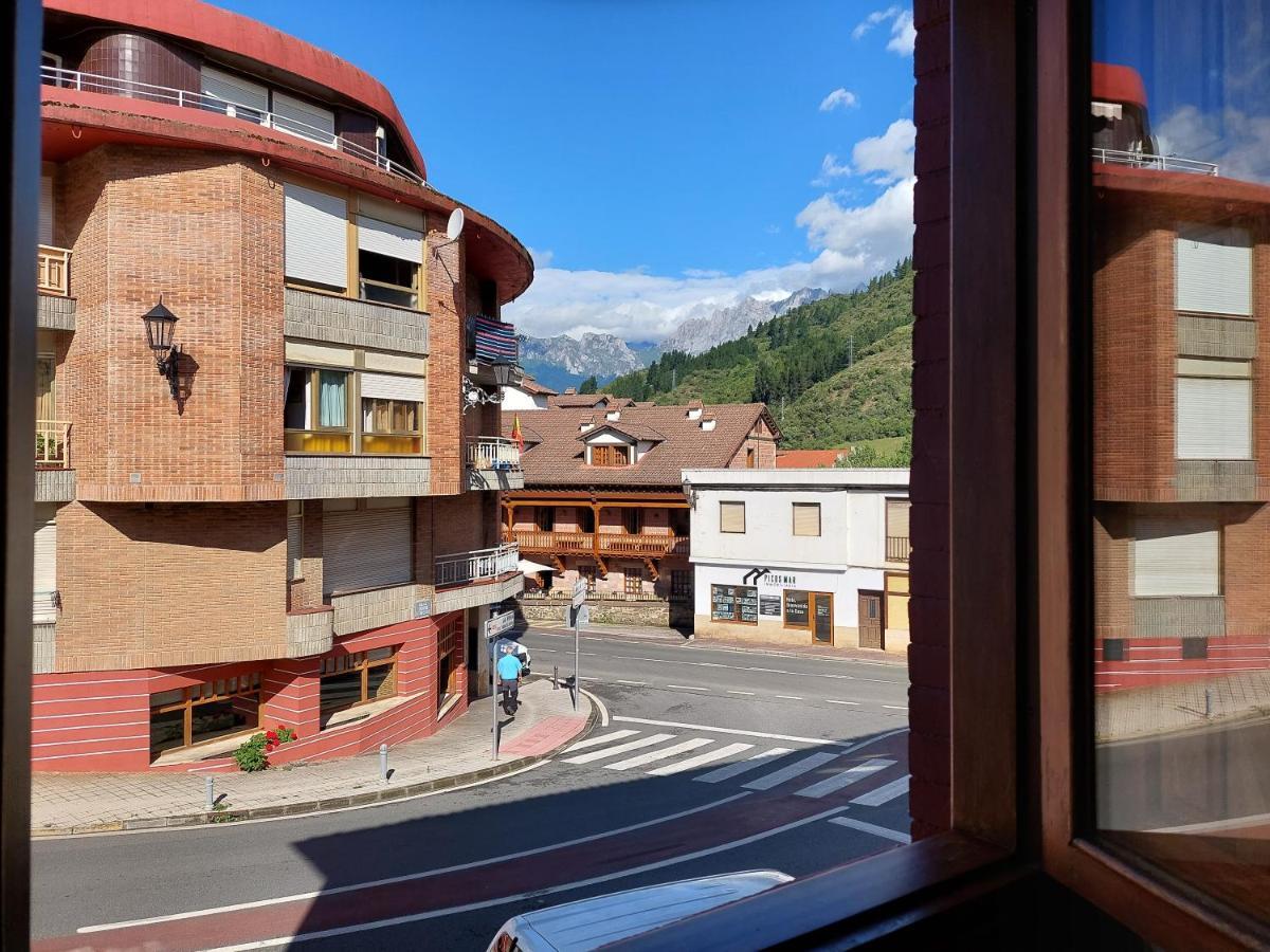 Hosteria Picos De Europa Потес Екстериор снимка