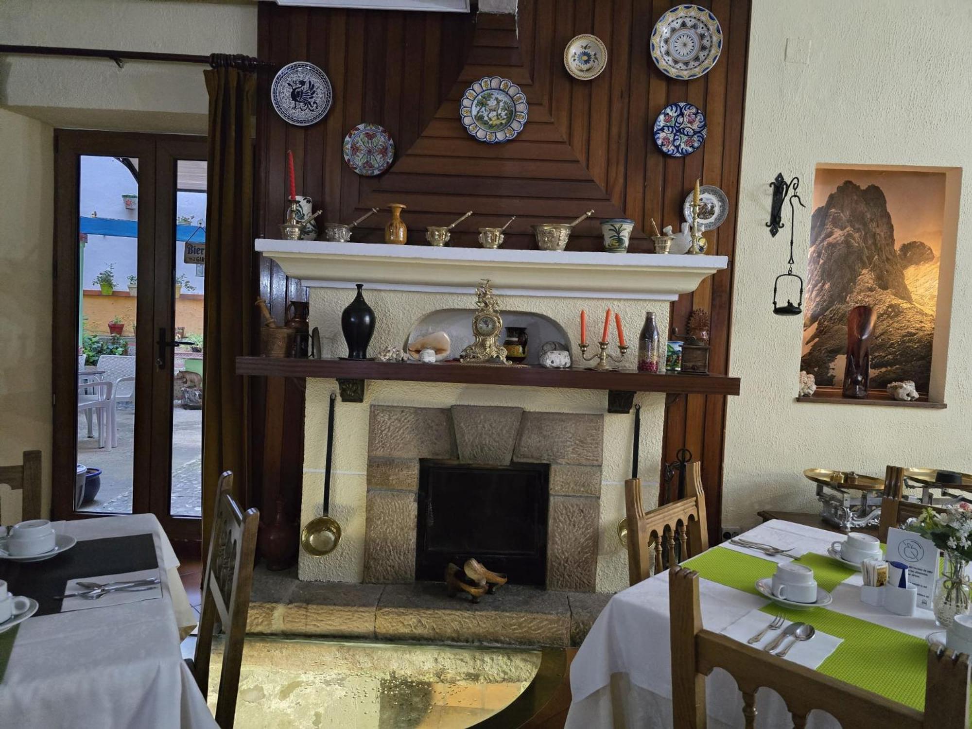 Hosteria Picos De Europa Потес Екстериор снимка