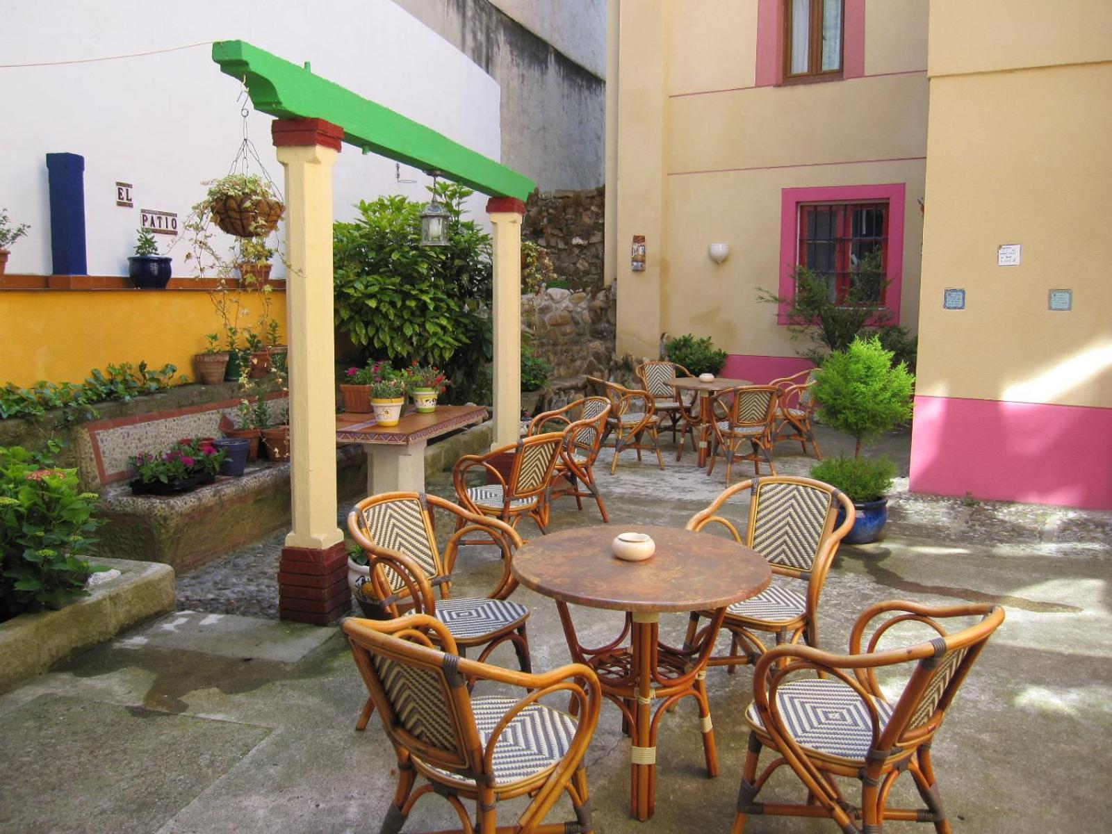 Hosteria Picos De Europa Потес Екстериор снимка