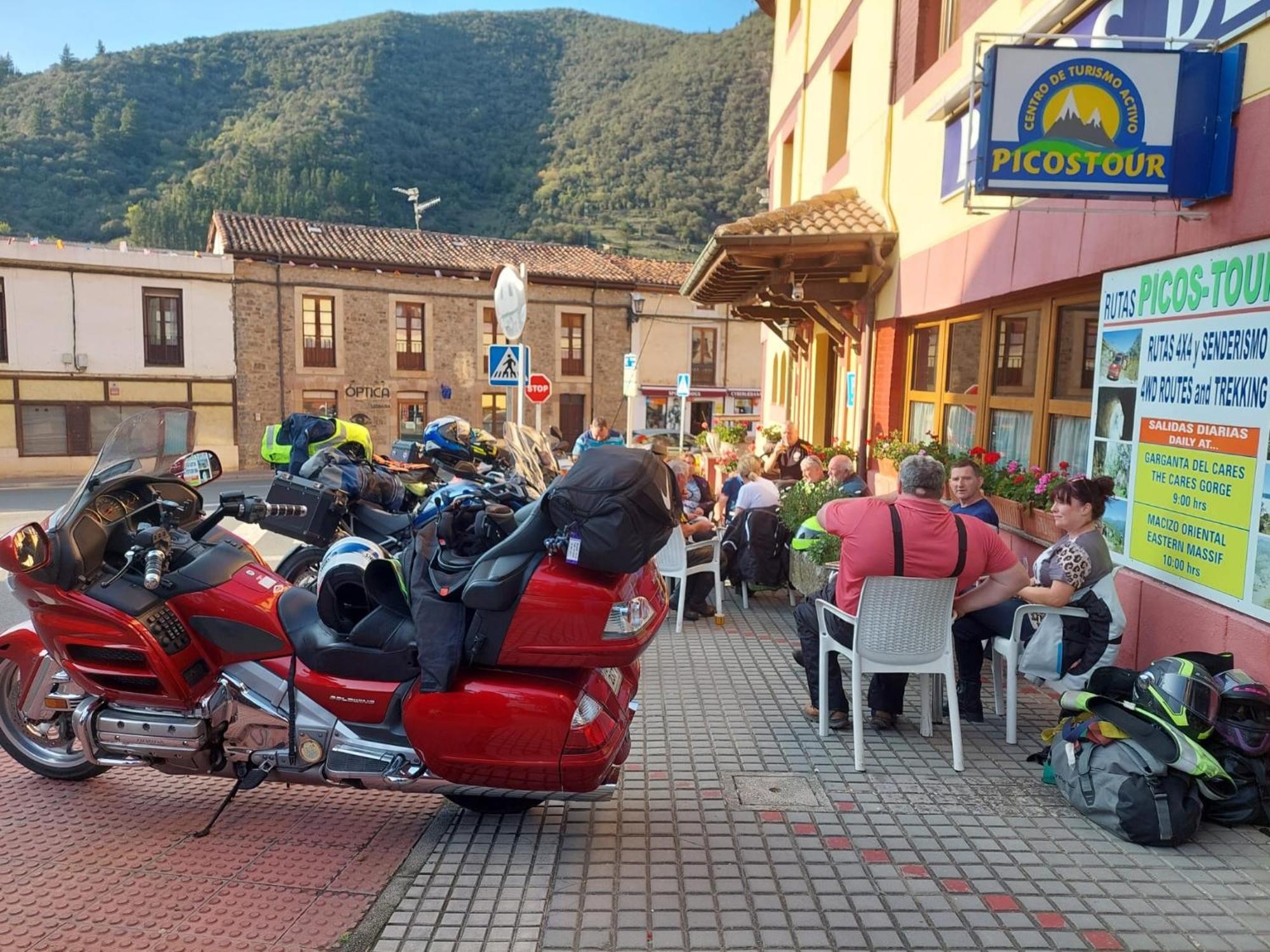 Hosteria Picos De Europa Потес Екстериор снимка